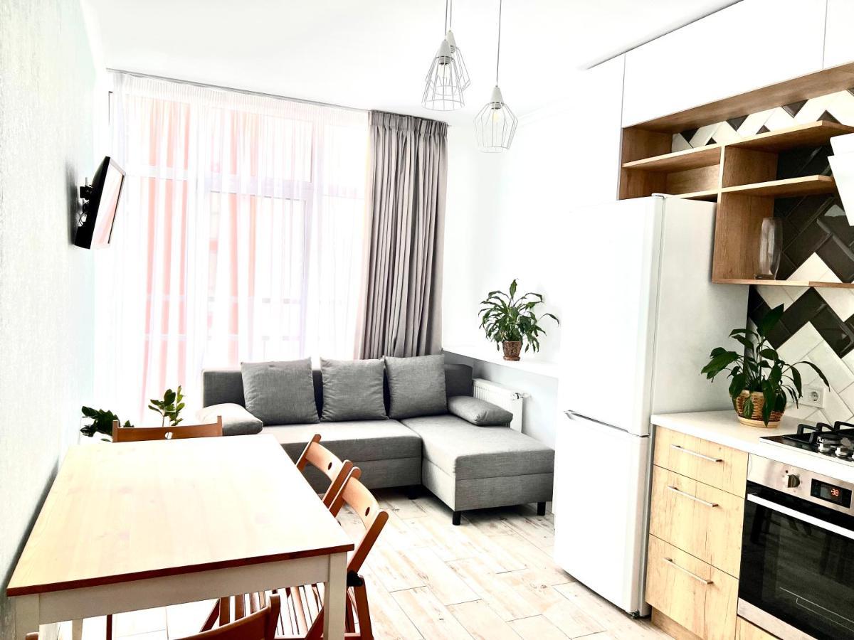 Osapart Cozy Apartment In A Complex Semycvit Lviv Exterior photo